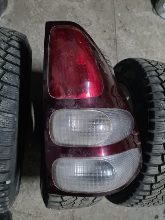 Продам фару на прадо 120