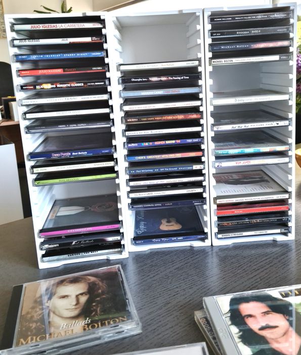 Suport CD-uri audio.