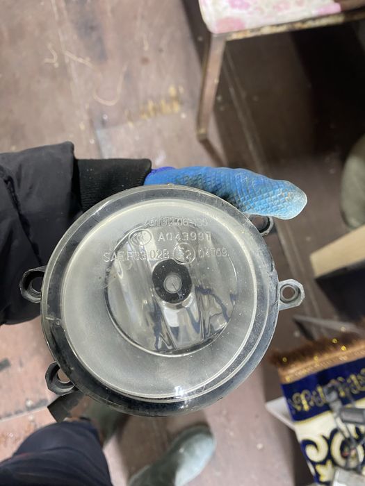 Продам туманки на Тойота Естима 2012