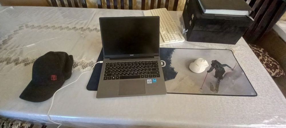 Noutbuk Huawei в хорошем состоянии