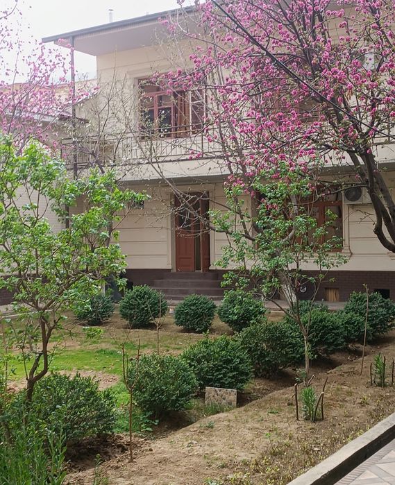 Olmozor Moyqorgon Elitniy maxalada 6 sotu 20/30 fasad Uchaska srochniy