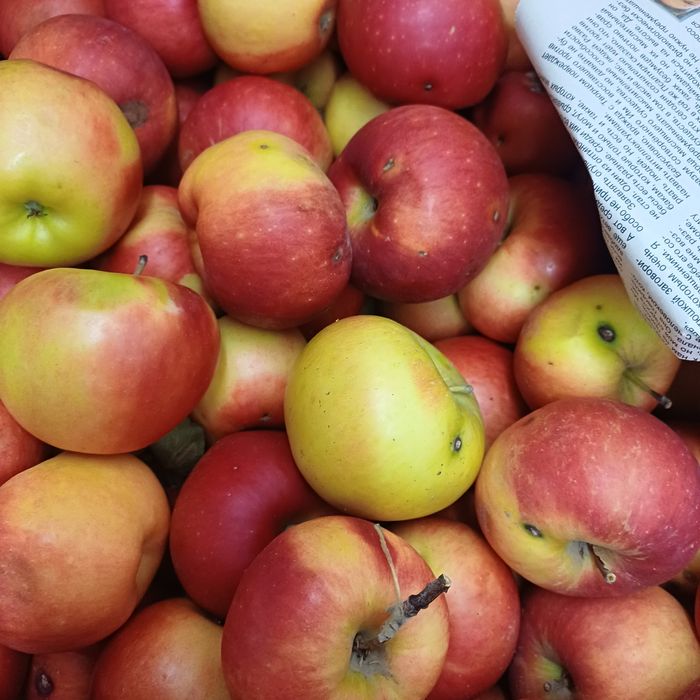 Продам яблоки 2 сорт.