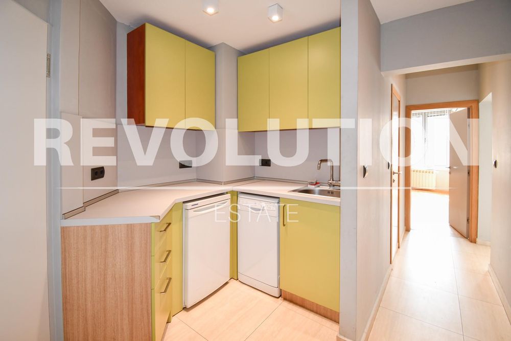 Дава се под наем Офис в София, Изток - 95 кв.м за 850 € - Снимка #7