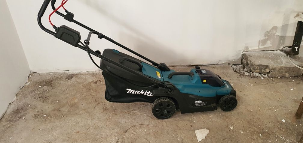 Makita DLM330 18V акомулаторна сгъваема косачка