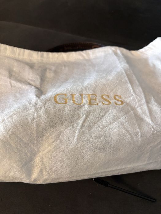 geanta guess foarte faina Noua