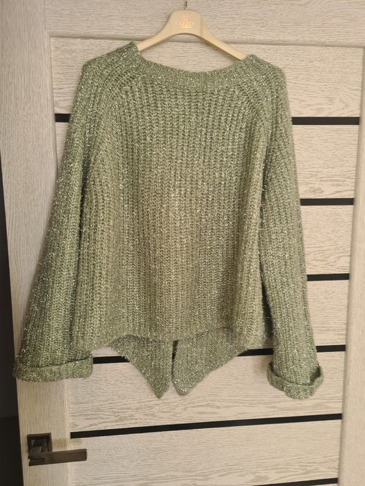 Продам женскую кофту в состоянии НОВОГО! 46 размер