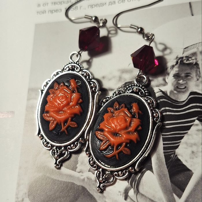 Обеци и гердани-готик, Луна, кристали, лунен камък, молец, чакри