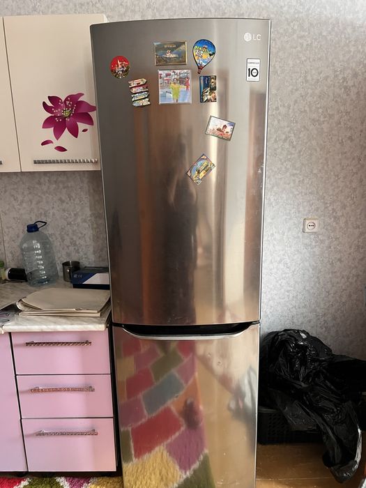 Холодильник жасап тұрған, жағдайы жақсы 60 мың