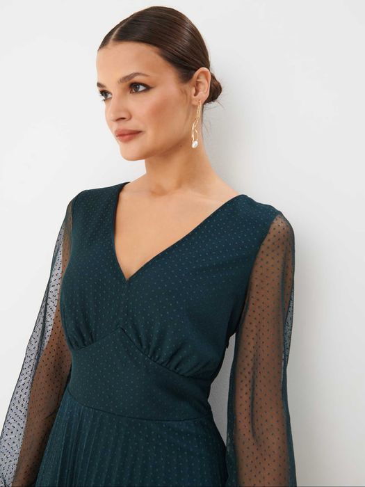 Чисто нова елегантна рокля за специални моменти. Размер S