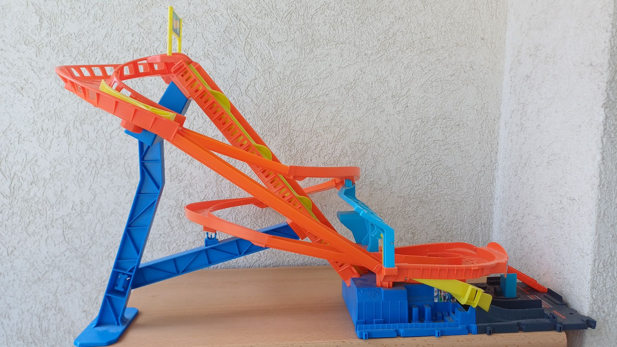 Писти hot wheels и автовоз hot wheels