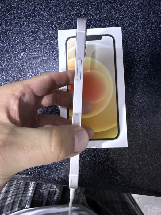 iphone 12 pamit 128g yomkost 79 holati ortacha karopka bor oqip tel ql