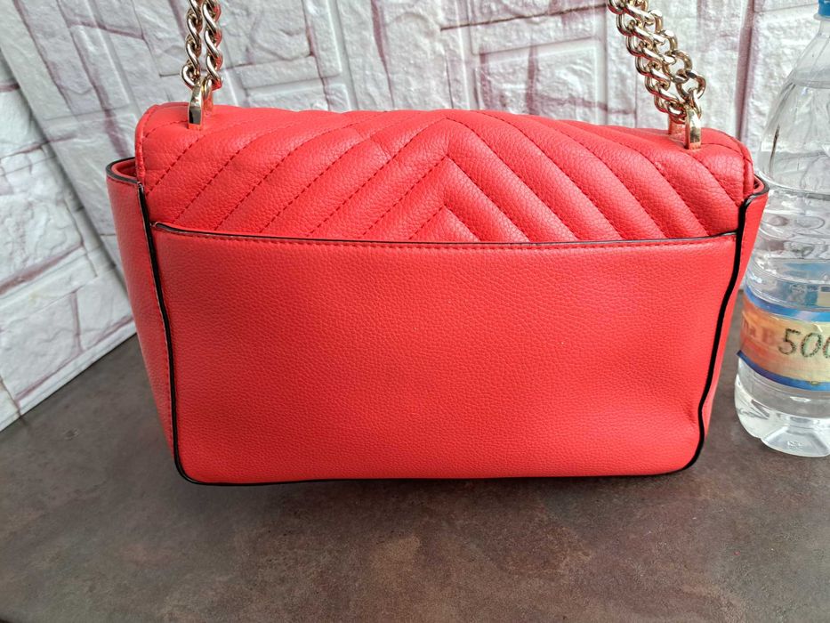 дамска чанта,Victoria's Secret червена малка чантичка
