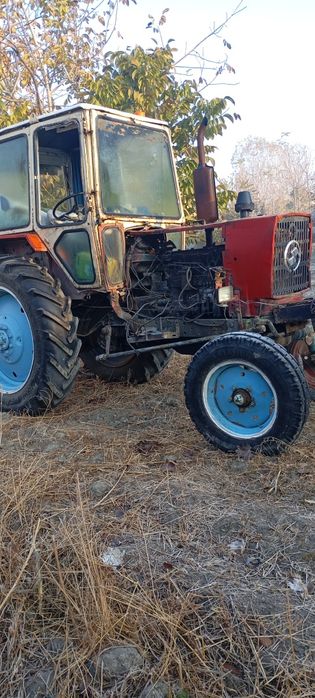 Yumizi traktor sotiladi naxade.