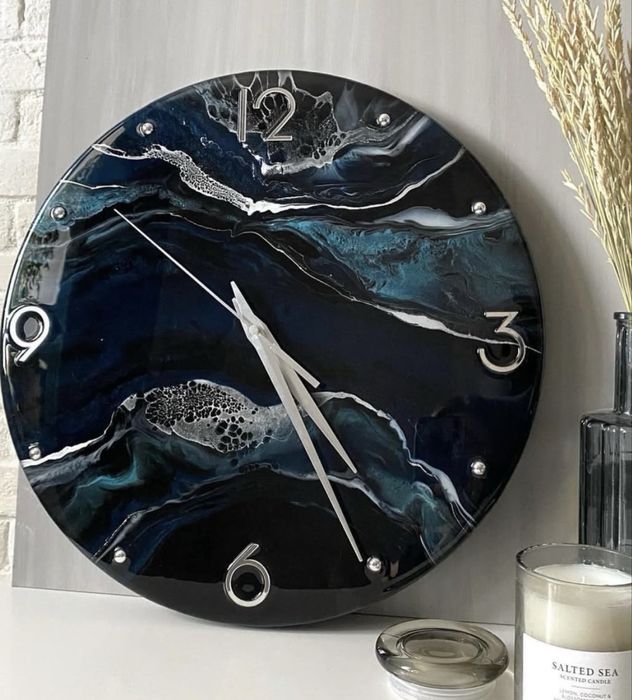 Часы из эпоксидной смолы