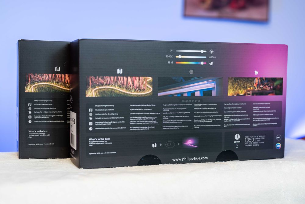 Banda LED exterior Philips Hue Lightstrip Outdoor White & Color 5M