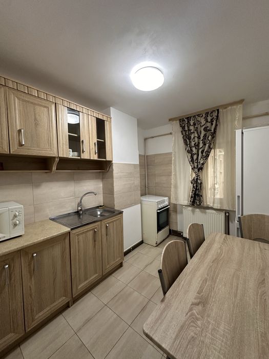 Închiriez apartament cu 2 camere în Râșnov