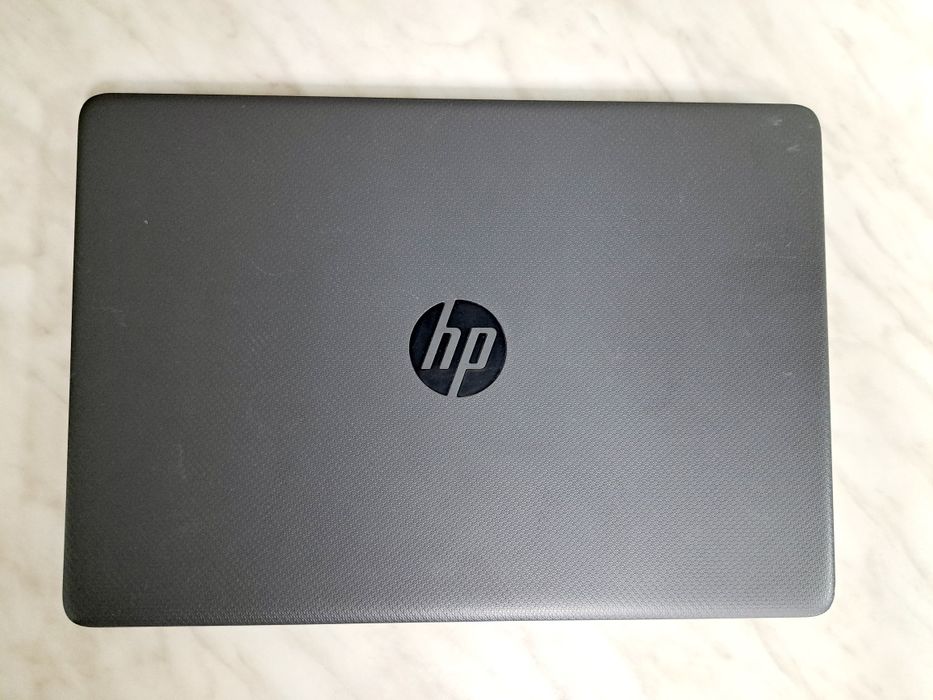 HP 240 G8 Ultraportabil i3-1005G1 Bmg Amanet 85683