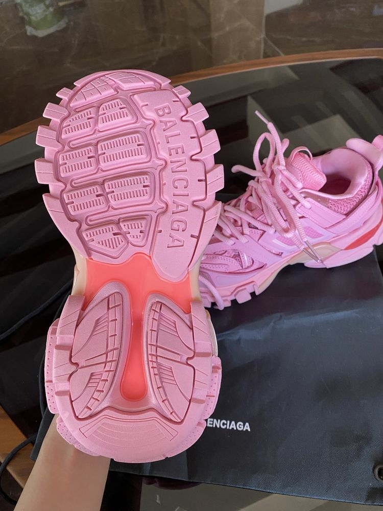 Balenciaga track