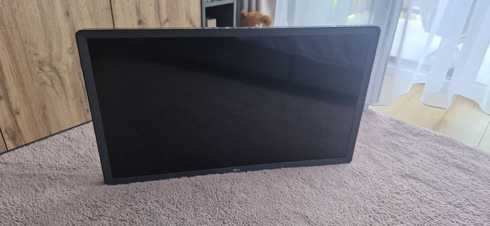 Tv Philips 80 cm + suport perete bonus