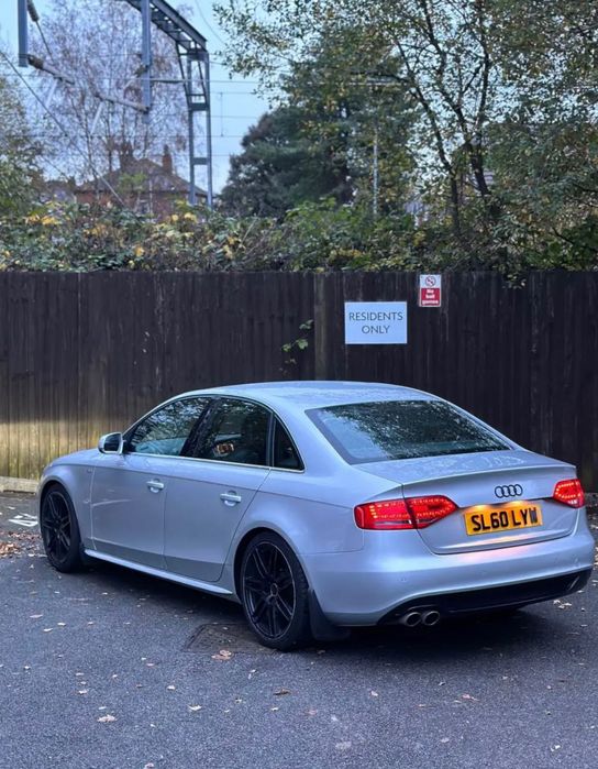 Stopuri spate Audi A4 B8