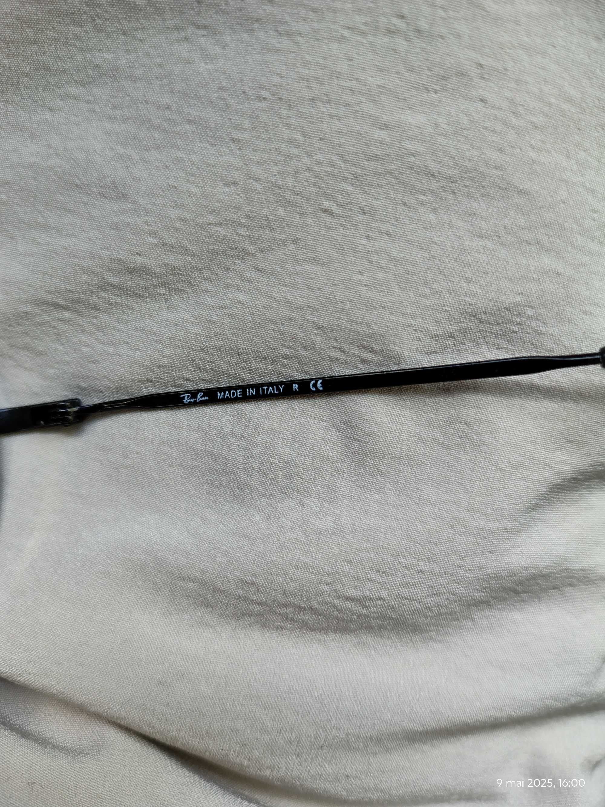 Vând ochelari marca Ray Ban