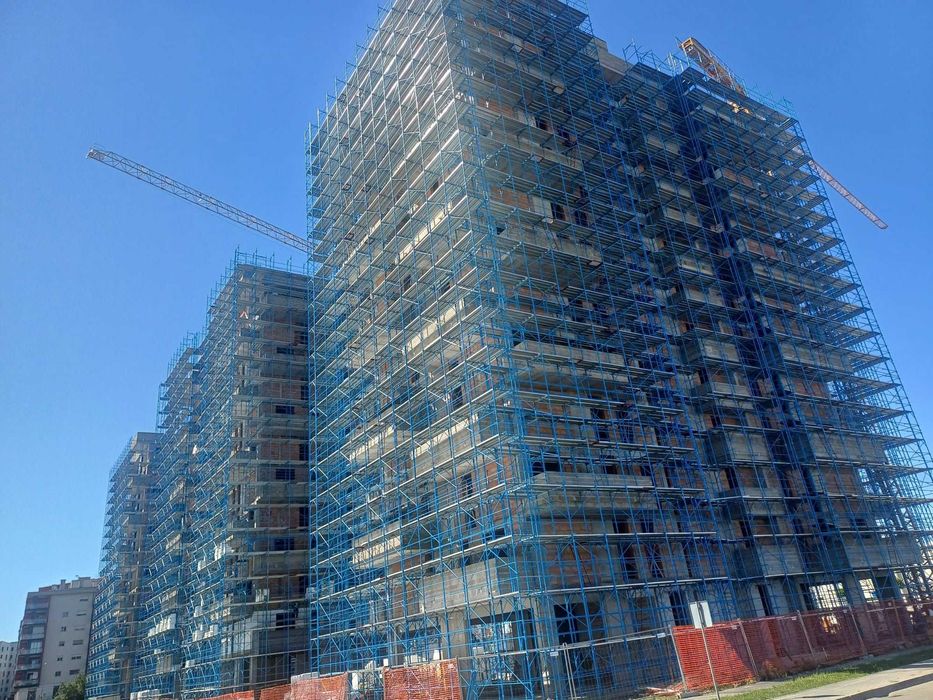 Inchiriere schela metalica