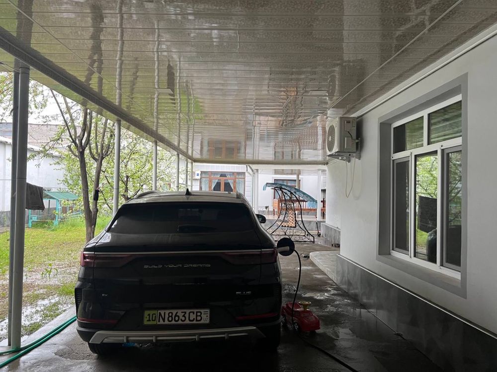Срочно сотилади евро ховли узимники