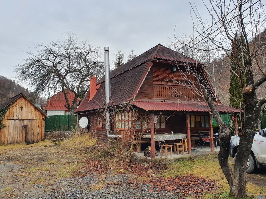 Vând cabana Lemn