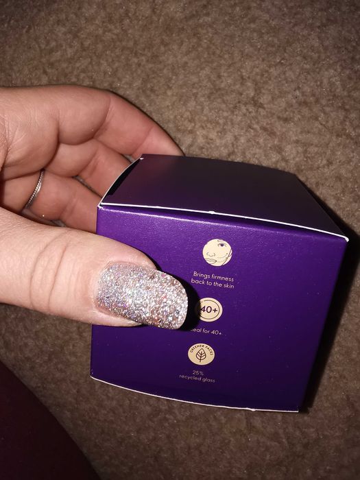 Royal Velvet, Oriflame, crema de zi SPF 20.