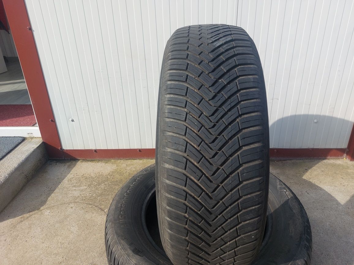 125 lei bucata! Doua anvelope ALLSEASONS 215 65 17 Continental! 6 mm