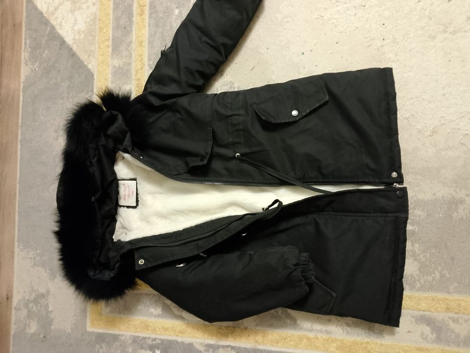 Продается парка для девочки