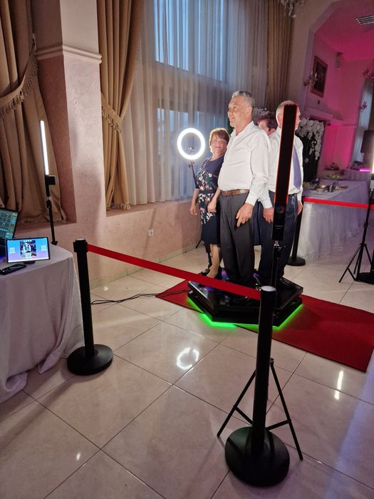 De inchiriat-Platforma 360 Video Booth!