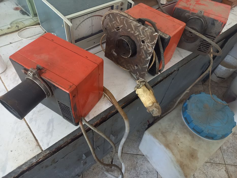 Балираща преса . Горелки . Помпи . Газов котел . Резервоар за газ