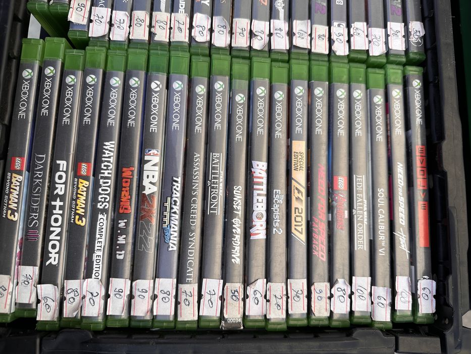 Xbox one S (3 jocuri fizice la alegere ) !