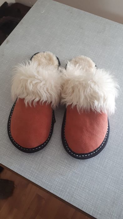 Papuci de casă din blană naturală
