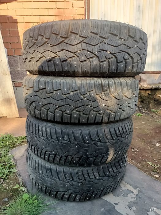 Продам 4 шины зимние