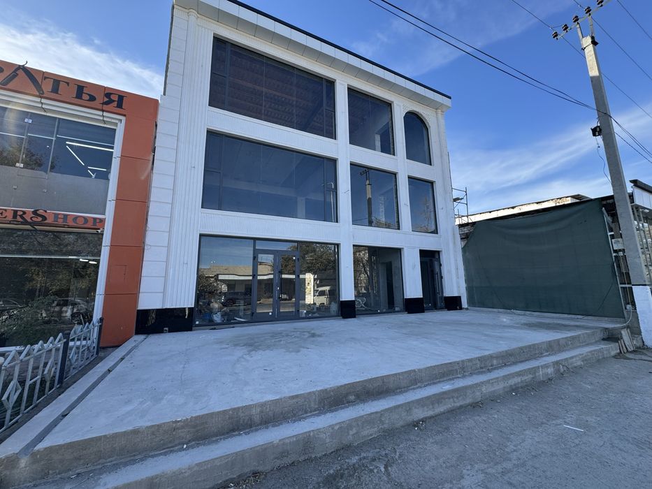 Urganch shahar markazida bino sotiladi