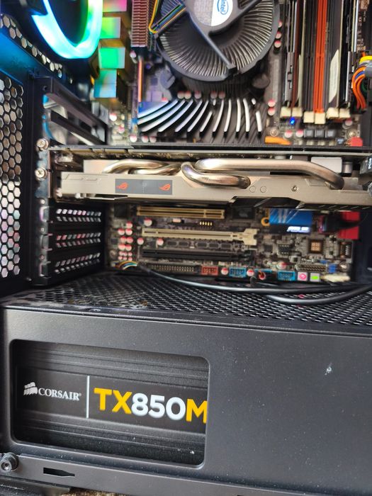 Unitate PC i7  in stare  buna de funcționare
