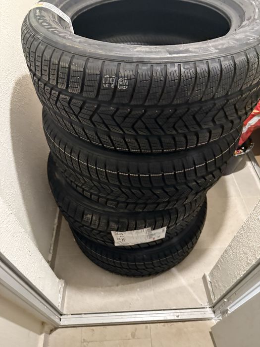 Зимни гуми PIRELLI 255 55 18 R18 BMW RFT Winter Scorpion