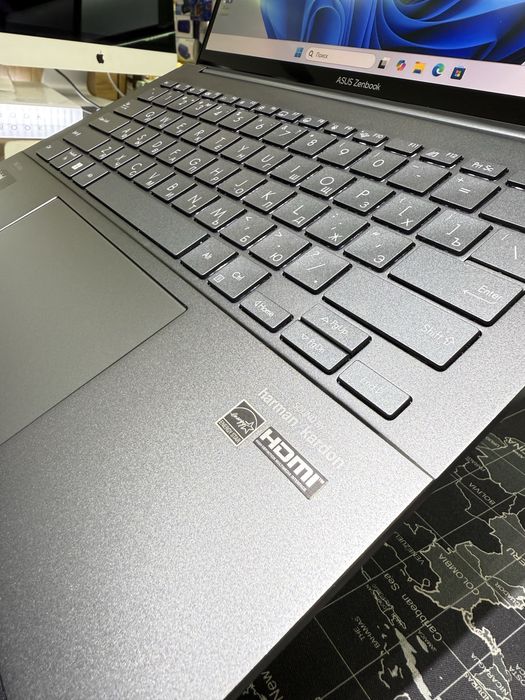 Asus ZenBook Q415