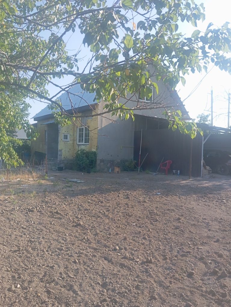 Продам дачу в тихом районе