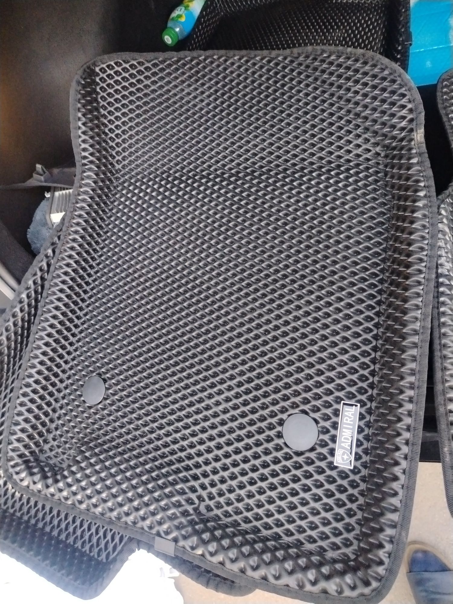 Jentro polik sotiladi yengi