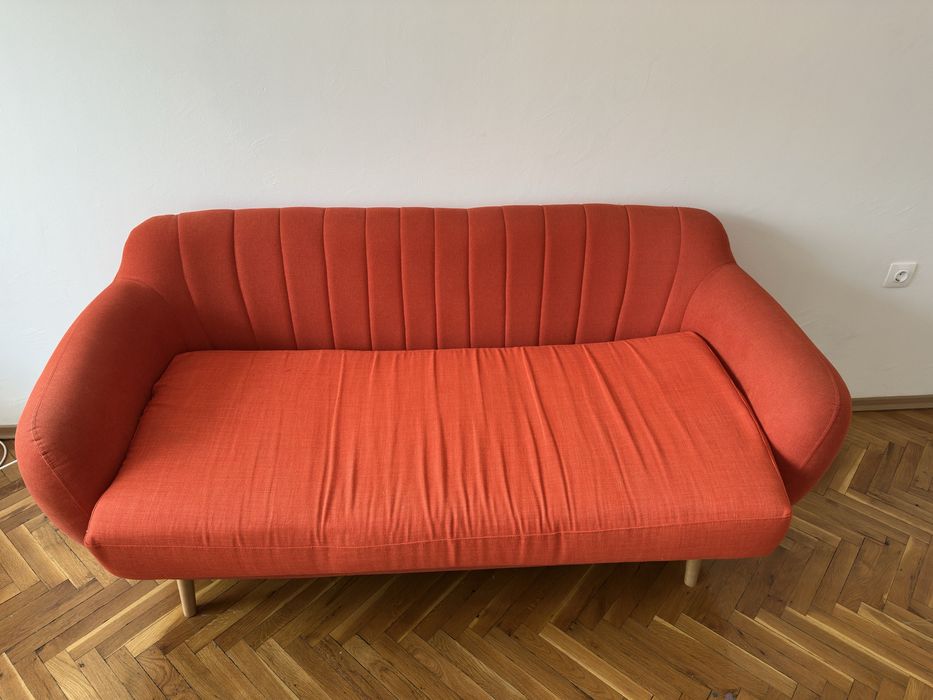 Неразтегателен диван