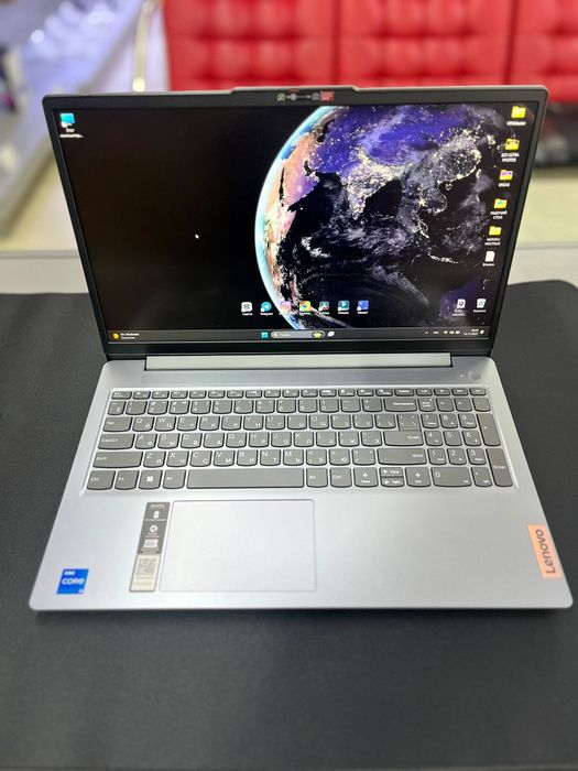 Ноутбук Lenovo i5-1335U 8/512gb Turbo 4.60ghz + сумка, коврик, 2 мышки