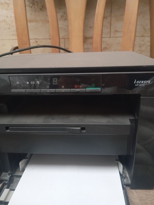 Принтер Canon ISensys3010  почти новый
