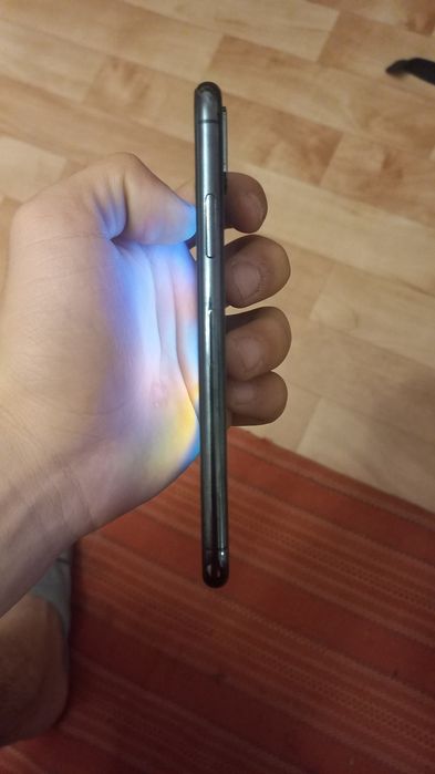 Продам телефон айфон з