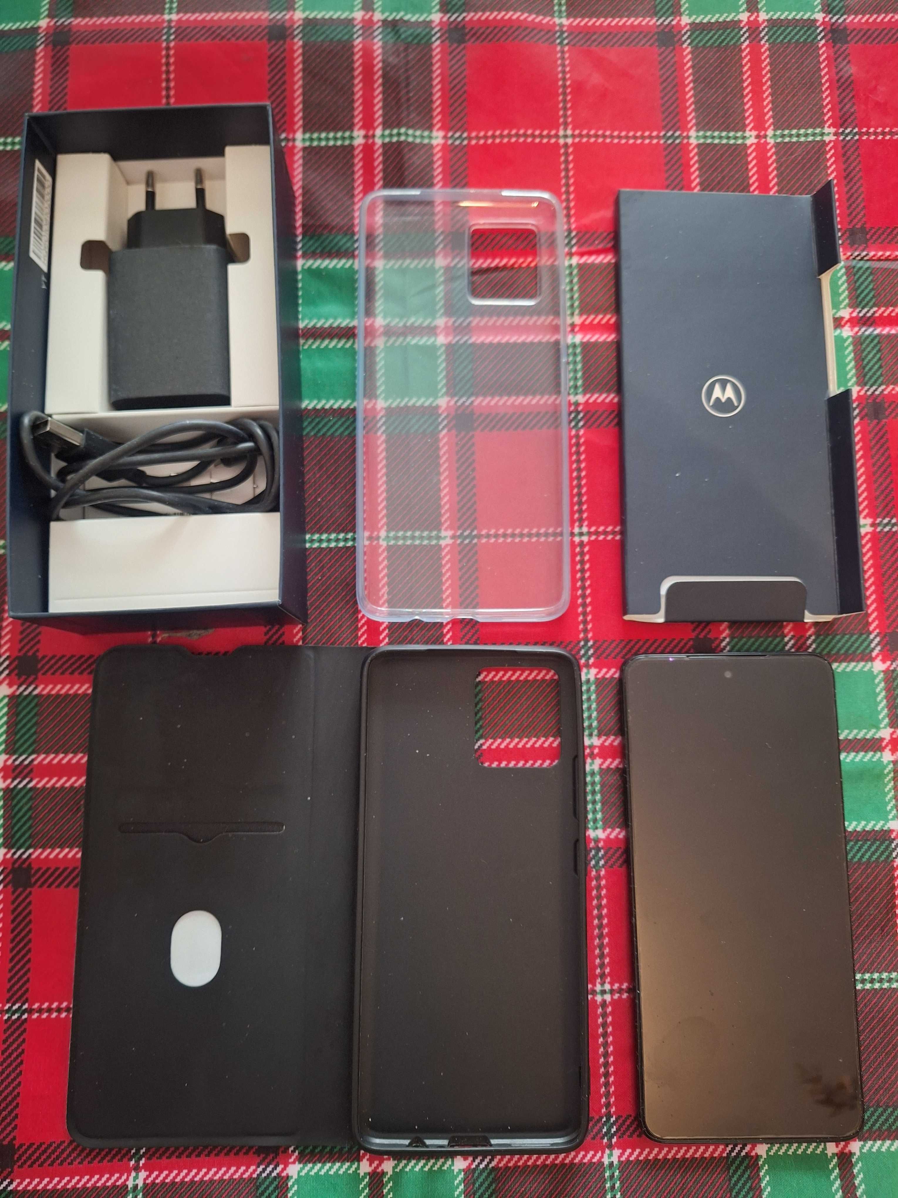 Телефон Motorola G72