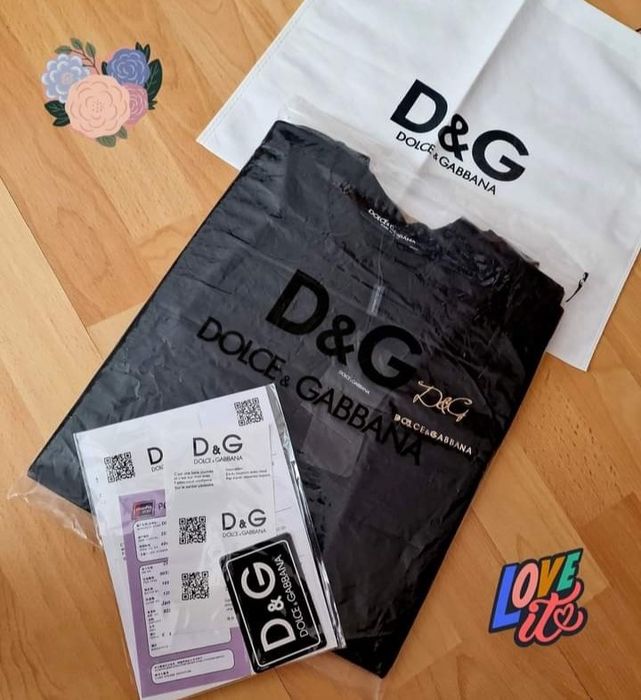 Tricou bumbac Dolce Gabbana, logo metalic auriu, cod scanabil Qr,sacul