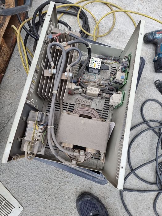 Зарядно за електрокар  стакер палетна количка