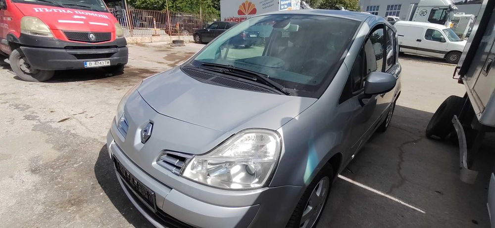 Renault 2008 година